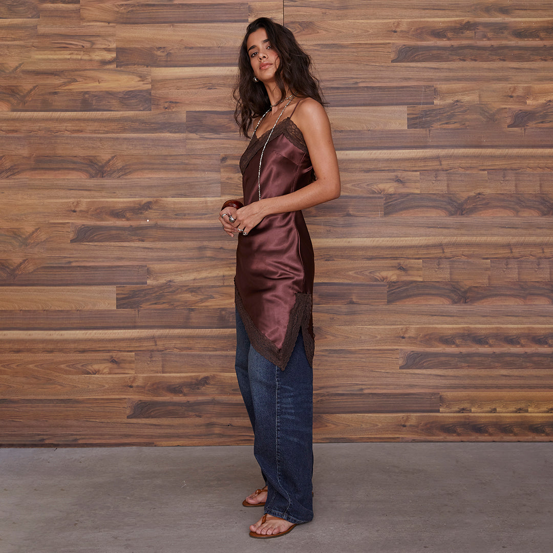 VESTIDO LENCERO ENCAJE CAFÉ 47270